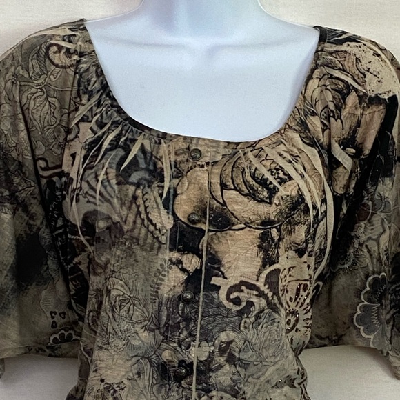 W-21 B.L.E.U. Black & Cream Floral  & Sequin Short Sleeve Blouse Size M - Picture 3 of 16
